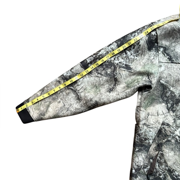 Men's Gamehide hunting Waterproof Jacket size large. - Picture 6 of 9